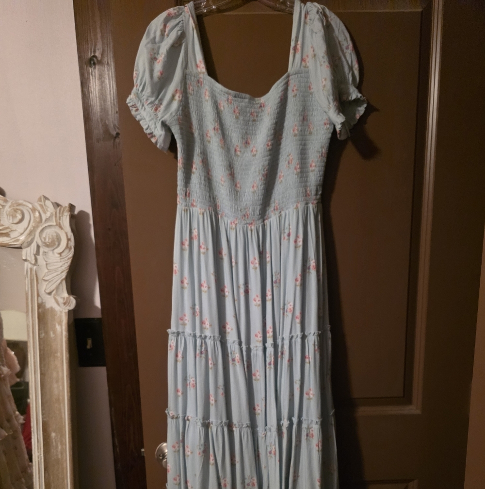 Smocked Puff-Sleeve Maxi Dress in Light Blue Floral - Picture 3 of 8